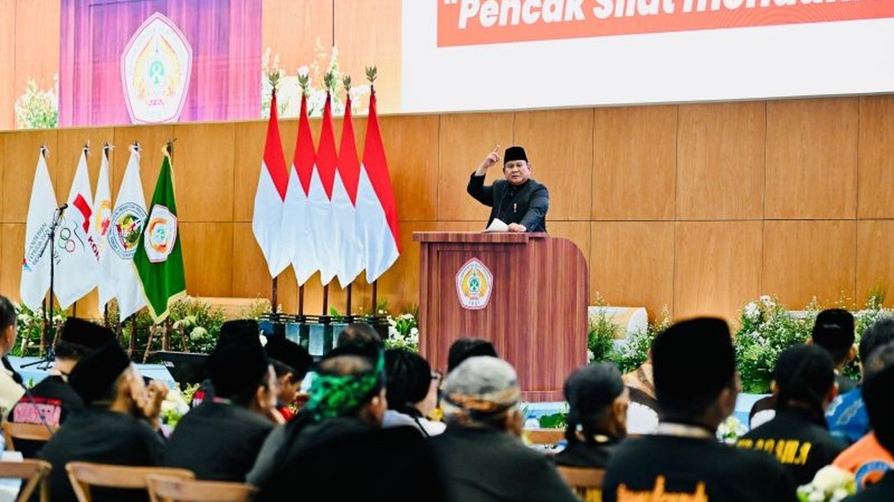 Presiden Prabowo Subianto menegaskan peran penting Pencak Silat Jati Diri Nasional yang melampaui olahraga, membentuk karakter dan ketahanan bangsa Indonesia dari masa ke masa.