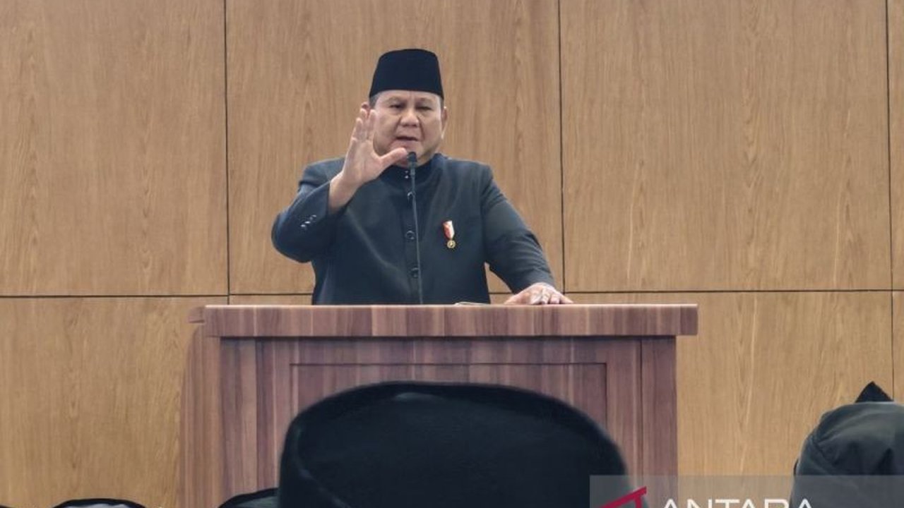 Presiden Prabowo Subianto berbagi cerita mendalam tentang keterlibatannya dengan pencak silat sejak muda, termasuk pengalaman yang meninggalkan bekas luka, serta pandangannya mengenai pentingnya Prabowo silat sebagai warisan budaya dan pembentuk karakter.