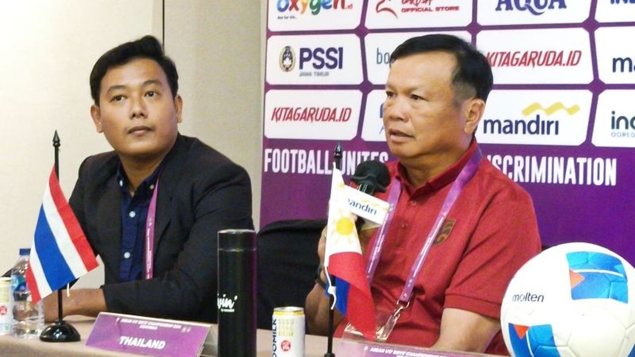 Pelatih Thailand, Sirisak Yodyathai, menargetkan timnya menembus babak semifinal Piala AFF U-17 2026 yang berlangsung di Jawa Timur, mengakui persaingan ketat dari tim-tim kuat.