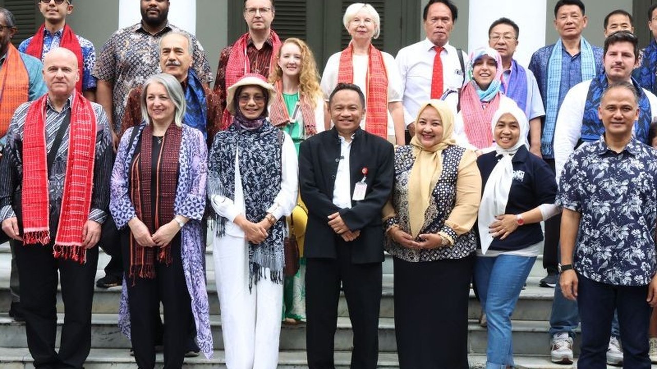 Pemerintah Provinsi Banten menjadikan ajang Diplomat Trip 2026 sebagai sarana strategis mempromosikan destinasi wisata unggulan, termasuk Pulau Lima, kepada delegasi negara sahabat.