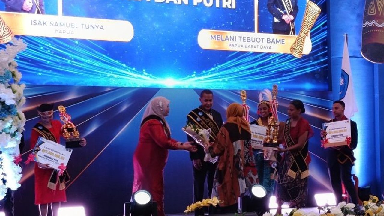 Isak Samuel Tunya dan Melani Tebout Bame resmi dinobatkan sebagai Duta Bahasa Papua 2026, mengemban misi penting melestarikan kekayaan 428 bahasa daerah di Tanah Papua.