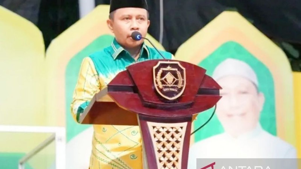 Pemerintah Kabupaten Tapin serius tangani kemiskinan ekstrem melalui Program Bedah Rumah Tapin, menargetkan ribuan rumah layak huni bagi warganya. Simak detailnya!
