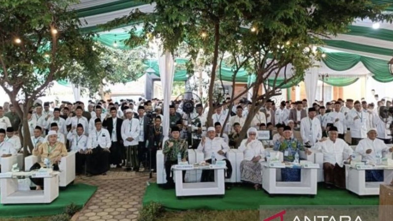 Wakil Gubernur Jawa Timur Emil Dardak mengajak warga Nahdliyin untuk memperkuat sinergi pembangunan Jatim, menekankan peran vital NU dalam kemajuan daerah serta pentingnya kolaborasi berkelanjutan.