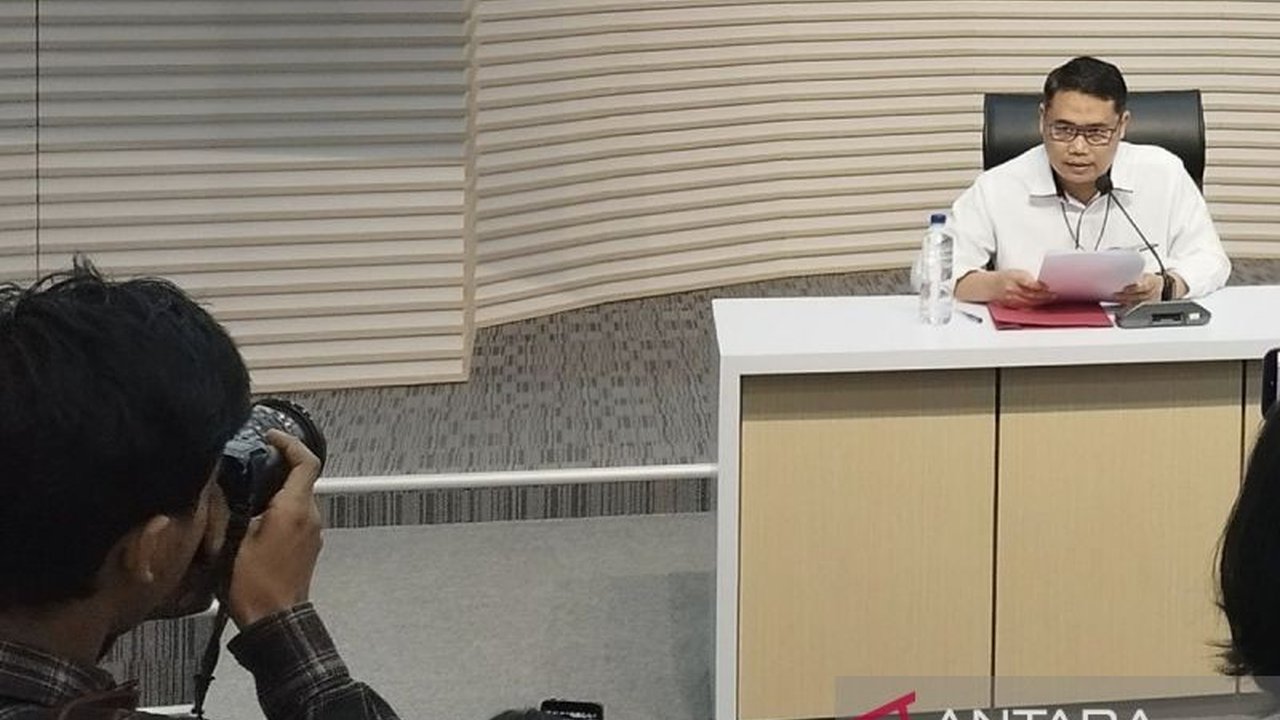Komisi Pemberantasan Korupsi (KPK) membongkar modus 'utang' kepala OPD kepada Bupati Tulungagung Gatut Sunu Wibowo, mengungkap dugaan pemerasan yang melibatkan ajudan dalam kasus **Bupati Tulungagung Utang OPD**.
