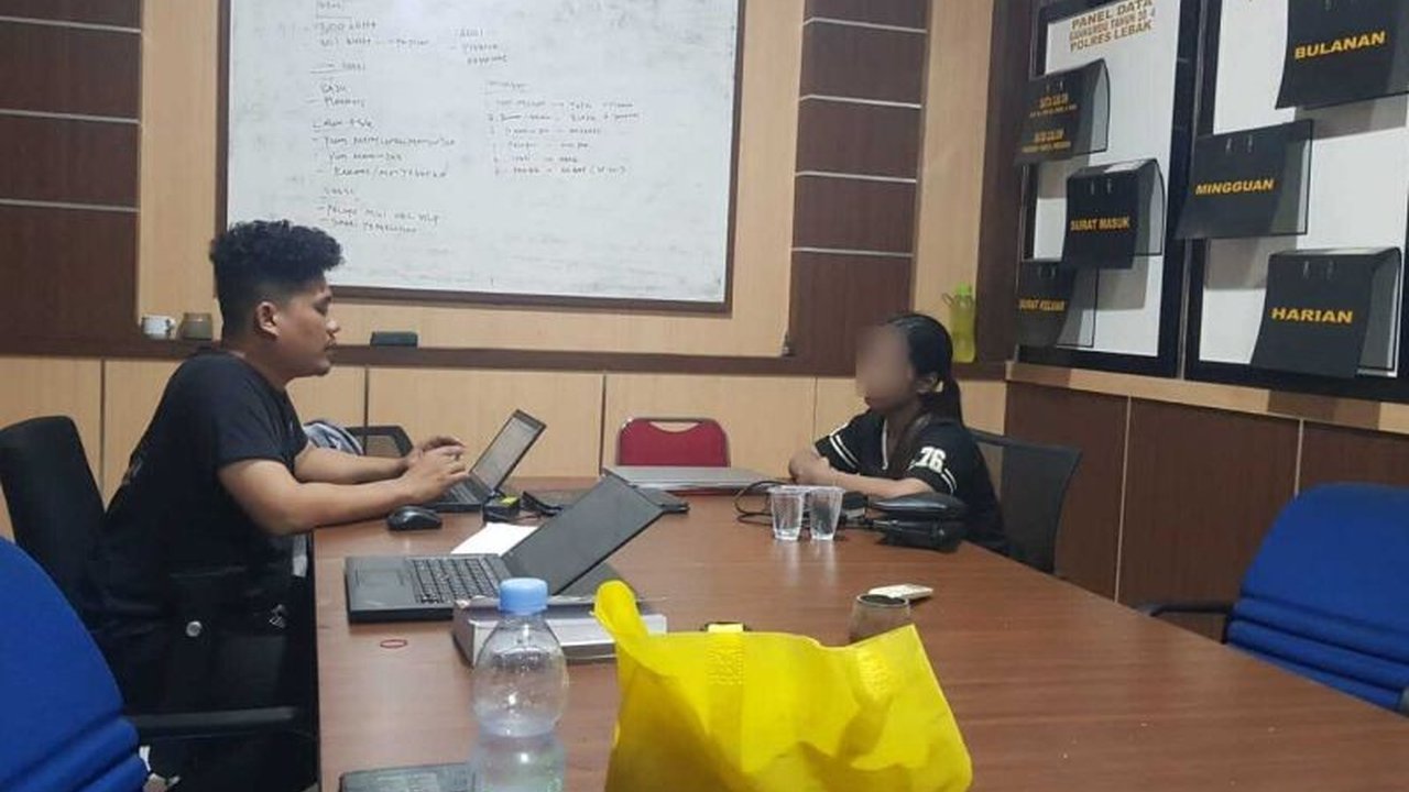 Polres Lebak Tetapkan Tersangka Penistaan Agama terhadap dua wanita yang videonya viral menginjak Al-Qur'an, memicu keresahan masyarakat dan penyelidikan cepat.