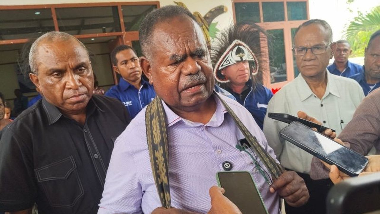 Simak strategi Pemerintah Provinsi Papua Barat Daya (PBD) dalam menjaga stabilitas wilayah. Dengan mengutamakan pendekatan edukasi dan dialog, PBD berupaya meredam konflik sosial di Tambrauw dan Maybrat, melibatkan semua pihak demi solusi damai.