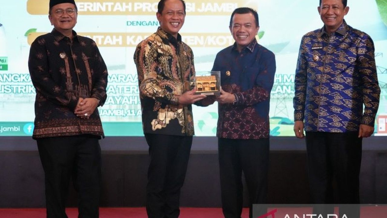 Menteri Lingkungan Hidup/Kepala Badan Pengendalian Lingkungan Hidup mendesak pemerintah daerah di Jambi Raya untuk mempercepat proyek Pengelolaan Sampah menjadi Energi Listrik (PSEL) guna mengatasi masalah sampah perkotaan secara berkelanjutan.