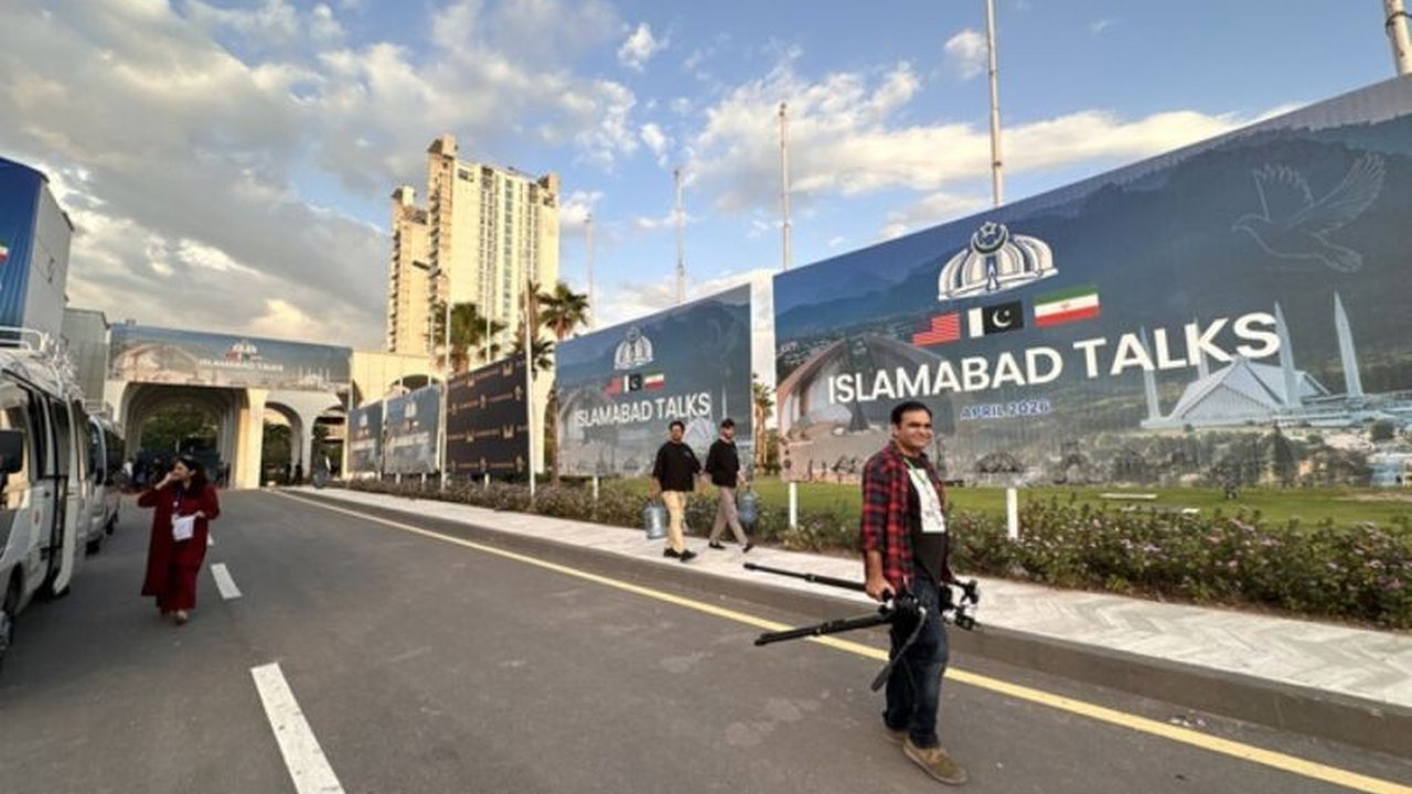 Delegasi Iran telah meninggalkan Islamabad setelah Perundingan Iran AS Buntu, gagal mencapai kesepakatan permanen untuk mengakhiri konflik. Apa implikasi selanjutnya bagi perdamaian regional?