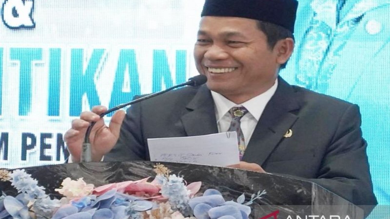 Bupati Balangan Abdul Hadi tegaskan komitmen melanjutkan program Beasiswa Seribu Sarjana Balangan yang telah menjangkau ribuan penerima, demi wujudkan SDM unggul dan inovatif.