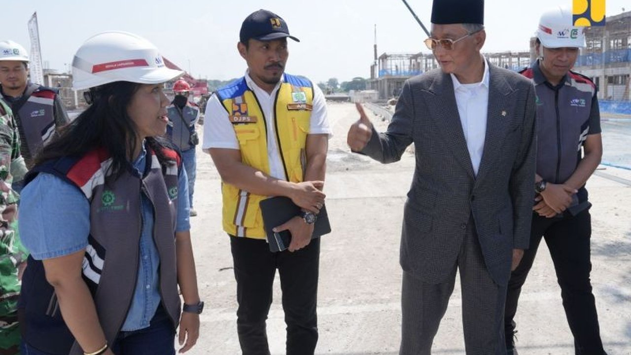 Menteri Pekerjaan Umum (PU) Dody Hanggodo mendesak percepatan pembangunan Sekolah Rakyat Tahap II Surabaya agar rampung Juni 2026 dan siap menyambut tahun ajaran baru.