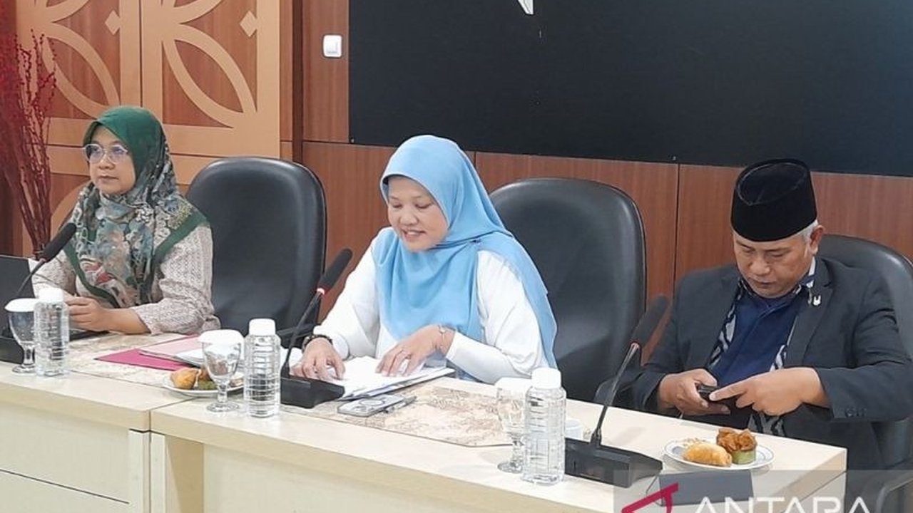 Pemerintah Kabupaten Bogor fokus pada penguatan Tim Koordinasi Penanggulangan Kemiskinan (TKPK) demi percepatan penghapusan kemiskinan ekstrem. Simak strategi integrasi program lintas sektor yang diterapkan untuk mewujudkan kemandirian masyarakat.