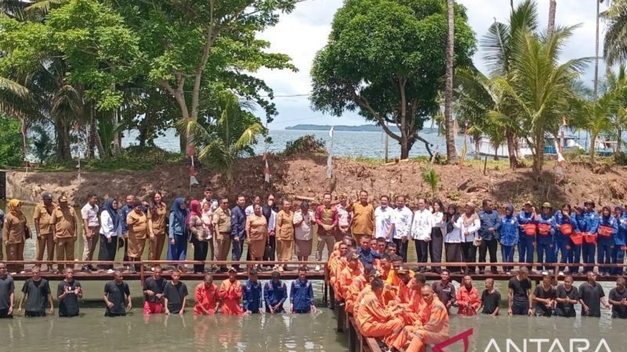 Dinas Kelautan dan Perikanan bersama Politeknik KP Sorong meluncurkan program TEFA kerang untuk mengoptimalkan Hilirisasi Perikanan Papua Barat Daya, tingkatkan kesejahteraan masyarakat pesisir.