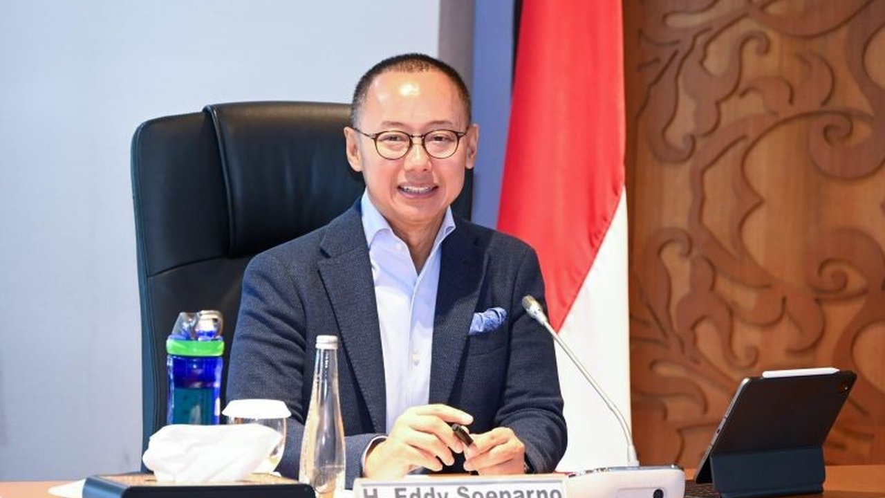 Wakil Ketua MPR RI Eddy Soeparno mendesak percepatan transisi energi dengan menyusun peta jalan PLTS 100 GW yang terukur dan kredibel, demi ketahanan energi dan pertumbuhan ekonomi nasional.
