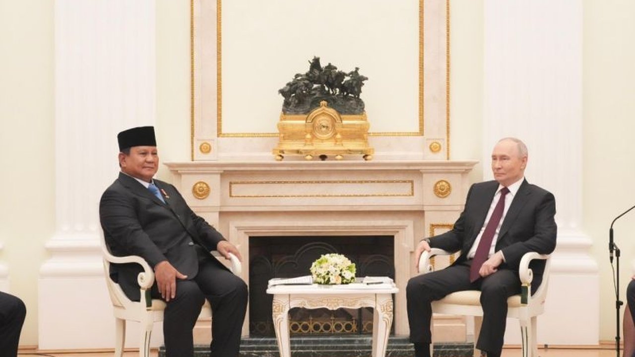 Presiden Prabowo Subianto melakukan kunjungan ke Rusia, bertemu Presiden Vladimir Putin untuk membahas peningkatan kerja sama bilateral, sekaligus menyampaikan selamat Paskah dan Hari Kosmonautika.