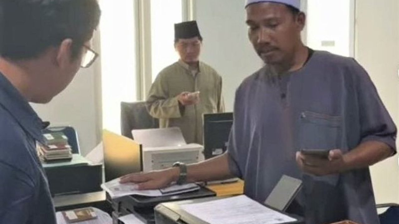 Operasi Wirawaspada Imigrasi Madiun kini semakin intensif dilakukan. Simak bagaimana Kantor Imigrasi Madiun memperketat pengawasan WNA guna menjaga ketertiban dan legalitas di tiga wilayah kerjanya.