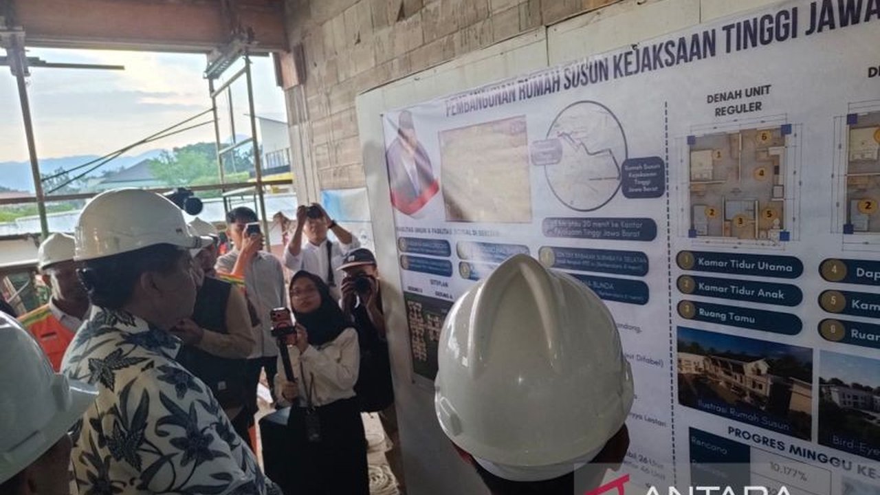 Proyek pembangunan Rumah Susun (Rusun) Aparatur Sipil Negara (ASN) Kejaksaan Tinggi Jawa Barat menunjukkan progres signifikan, melampaui target awal. Pembangunan Rusun ASN Kejati Jabar ini diharapkan selesai lebih cepat dari jadwal.