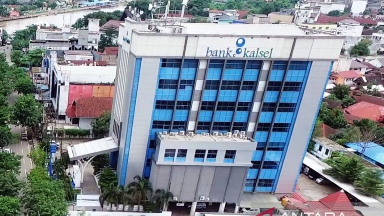 Bank Kalsel diproyeksikan mampu mengelola transaksi devisa hingga Rp400 triliun, membuka jalan bagi bank daerah ini untuk segera berstatus Bank Devisa dan memperkuat ekonomi Kalimantan Selatan.