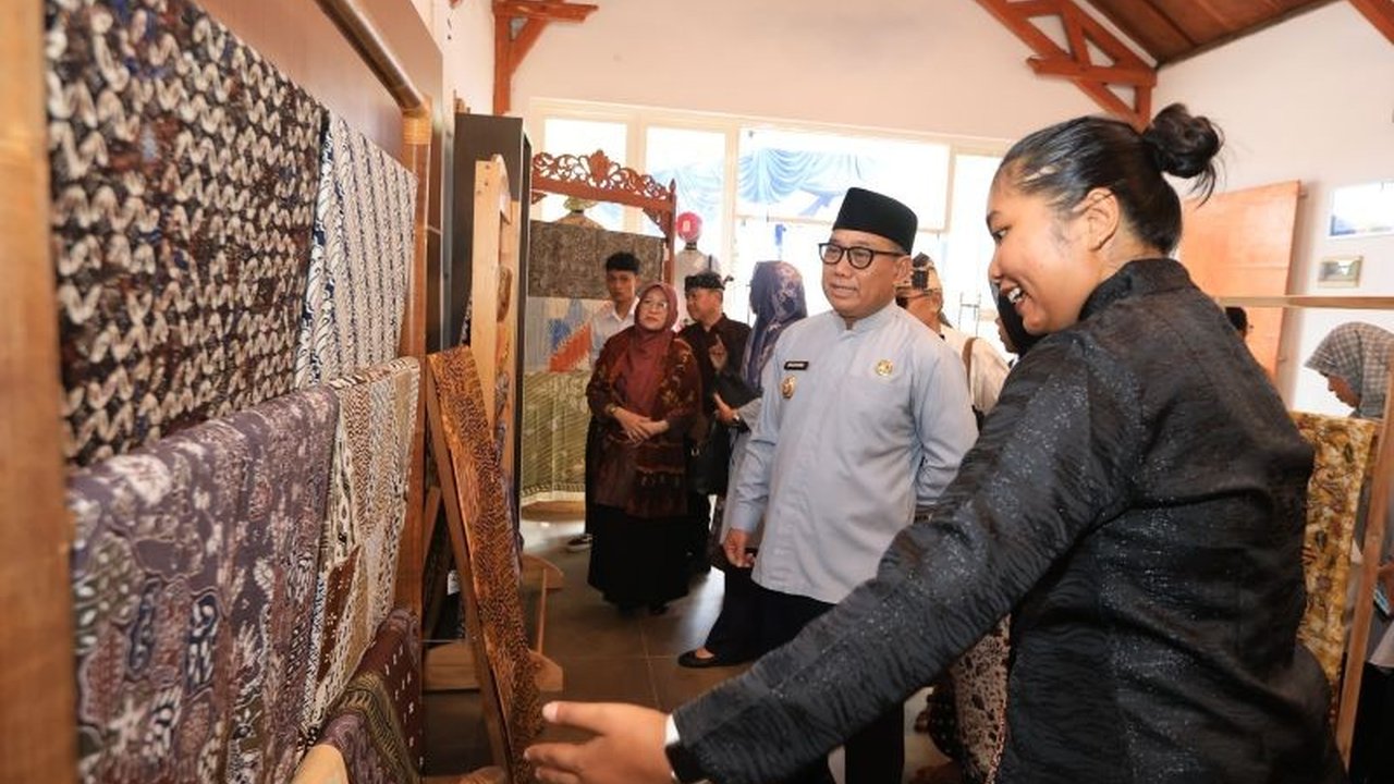 Kehadiran Pusat Batik Banyuwangi menjadi wujud nyata komitmen Pemerintah Kabupaten Banyuwangi dalam melestarikan budaya lokal sekaligus meningkatkan kesejahteraan para perajin batik.