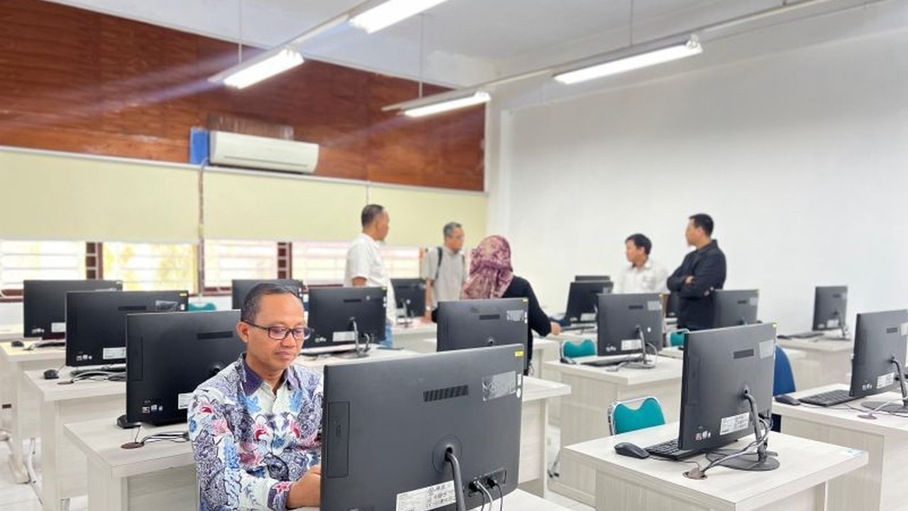Universitas Hasanuddin (Unhas) serius memperketat sistem keamanan UTBK SNBT 2026 dengan melakukan monitoring menyeluruh demi mencegah praktik kecurangan dan menjamin integritas ujian. Langkah ini diambil untuk memastikan kelancaran dan keadilan bagi selur