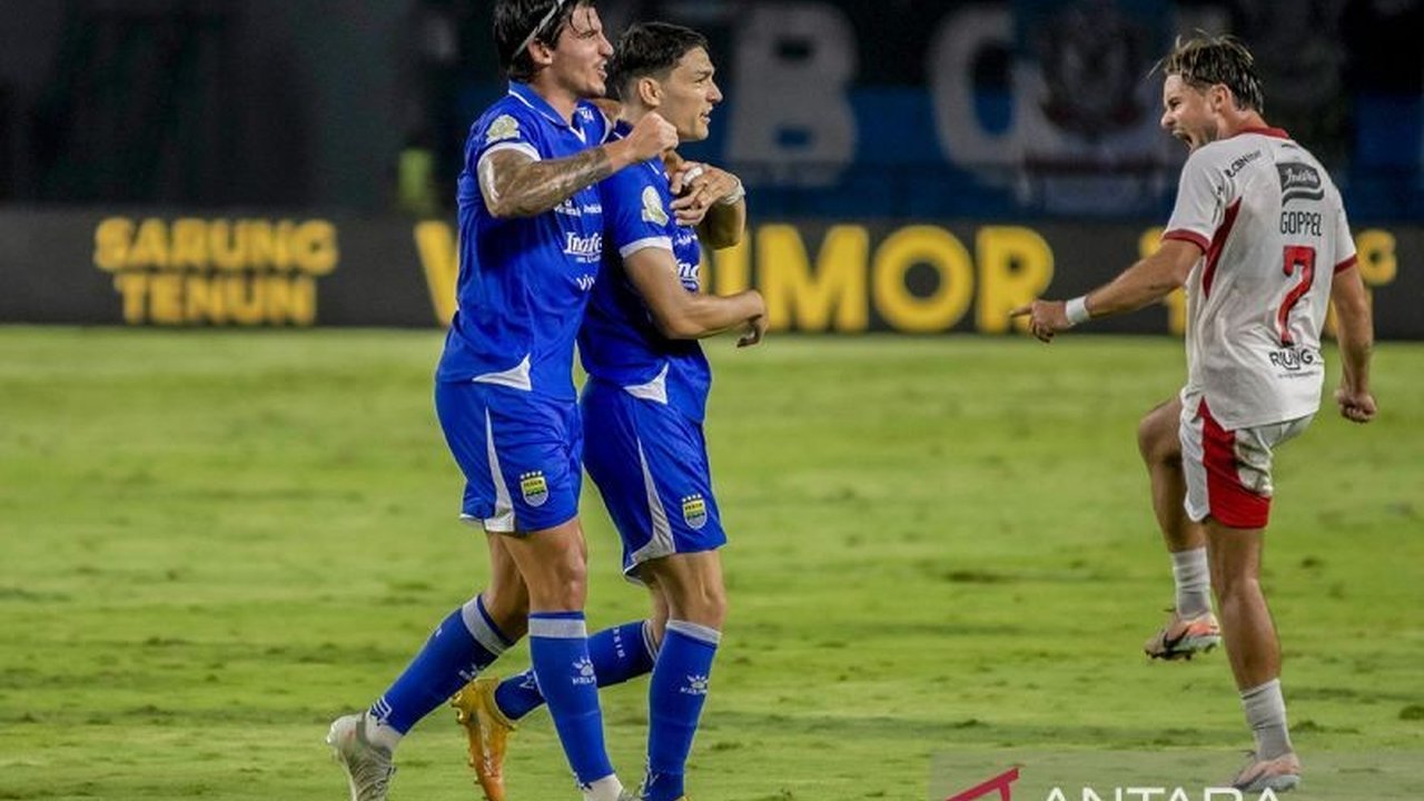 Bek andalan Persib, Federico Barba, menekankan pentingnya menjaga momentum kemenangan tim di puncak klasemen Super League. Kemenangan dramatis atas Bali United menjadi modal berharga bagi Persib Bandung dalam perburuan gelar juara.