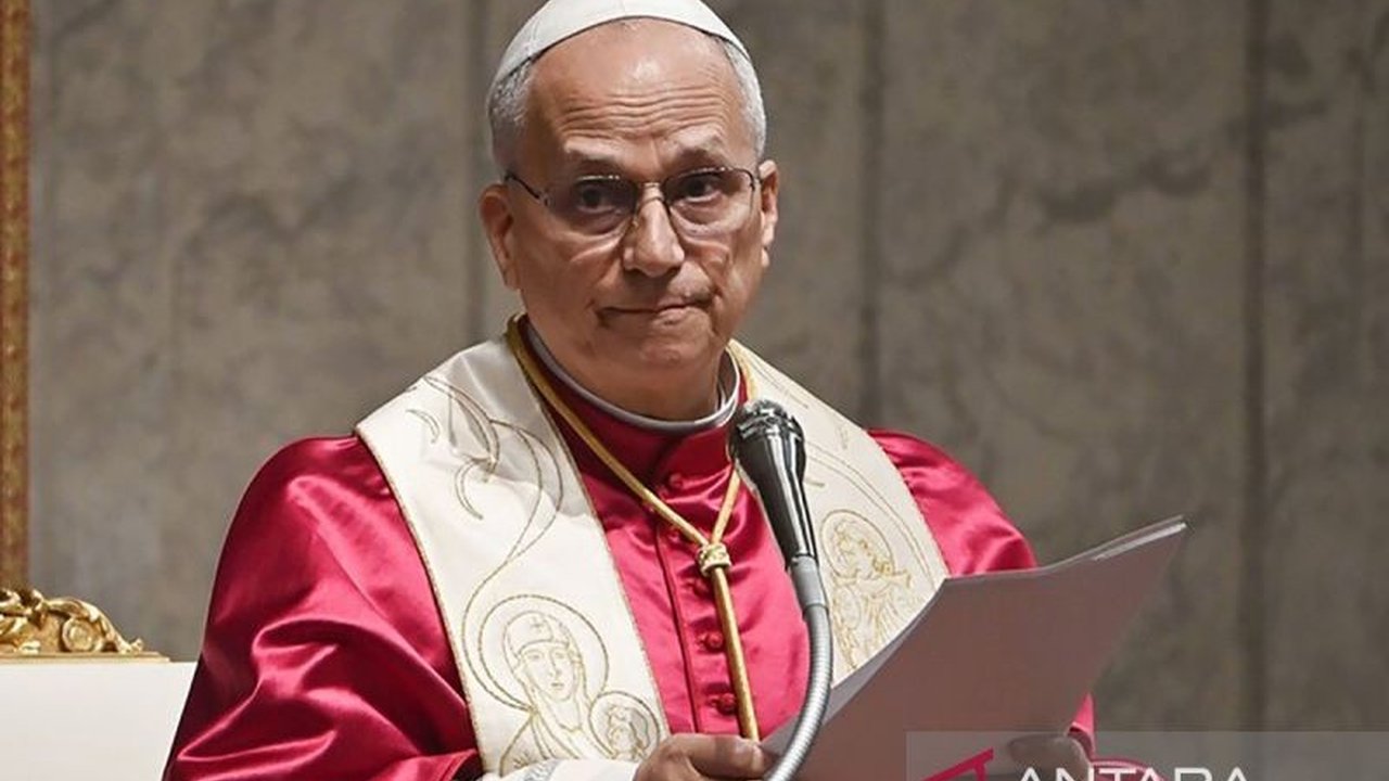 Wakil Perdana Menteri Spanyol mengecam keras Komentar Trump Paus Leo XIV, menyebutnya 'kesalahan besar'. Kecaman juga datang dari PM Italia, menyoroti ketidakhormatan terhadap pemimpin Vatikan.