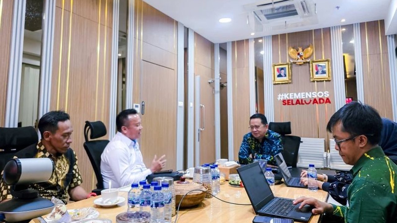 Bupati Morowali Utara, Delis J Hehi, berkoordinasi dengan Kemensos di Jakarta untuk memperkuat upaya penanggulangan kemiskinan di daerahnya melalui kolaborasi dan program terintegrasi.