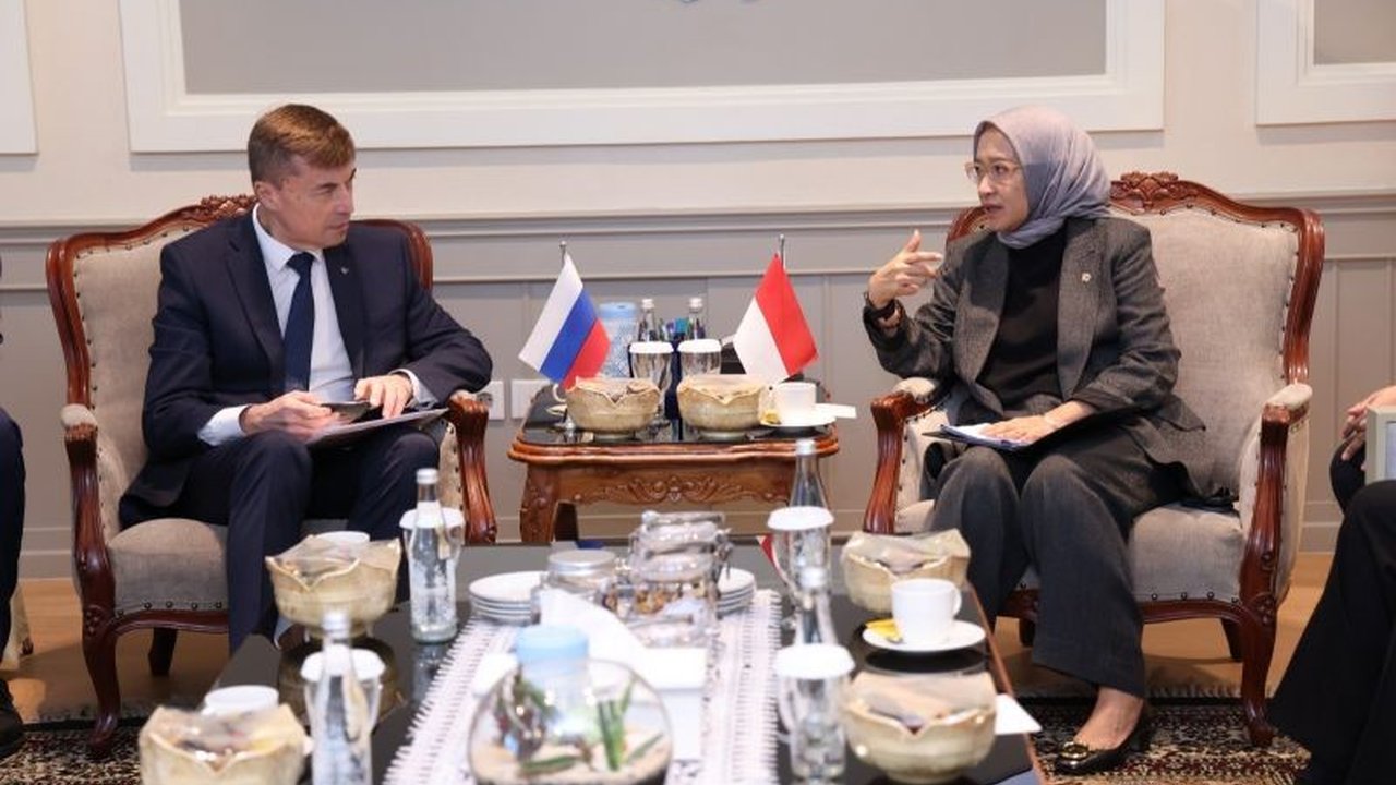 Indonesia dan Rusia memulai pembicaraan serius untuk memperkuat Transformasi Digital Pemerintahan, bertujuan meningkatkan layanan publik serta tata kelola. Apa saja potensi kolaborasi yang akan terwujud?