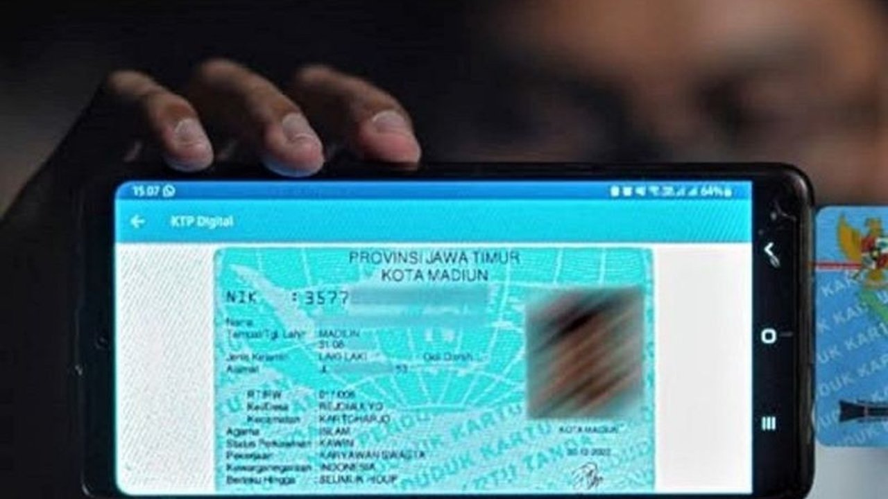 Dinas Dukcapil Kota Madiun terus berinovasi meningkatkan aktivasi Identitas Kependudukan Digital (IKD Kota Madiun) melalui layanan jemput bola dan optimalisasi luring, dengan target capaian nasional yang semakin tinggi untuk kemudahan masyarakat.