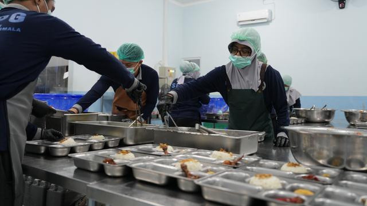 Antusiasme Relawan SPPG di Hari Pertama Operasional Kembali MBG