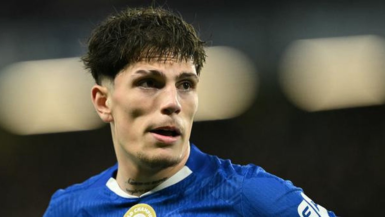 Gelandang Chelsea, Alejandro Garnacho, terlihat selama pertandingan sepak bola Premier League Inggris antara Chelsea dan Arsenal di Stamford Bridge, London, pada 30 November 2025. (JUSTIN TAL