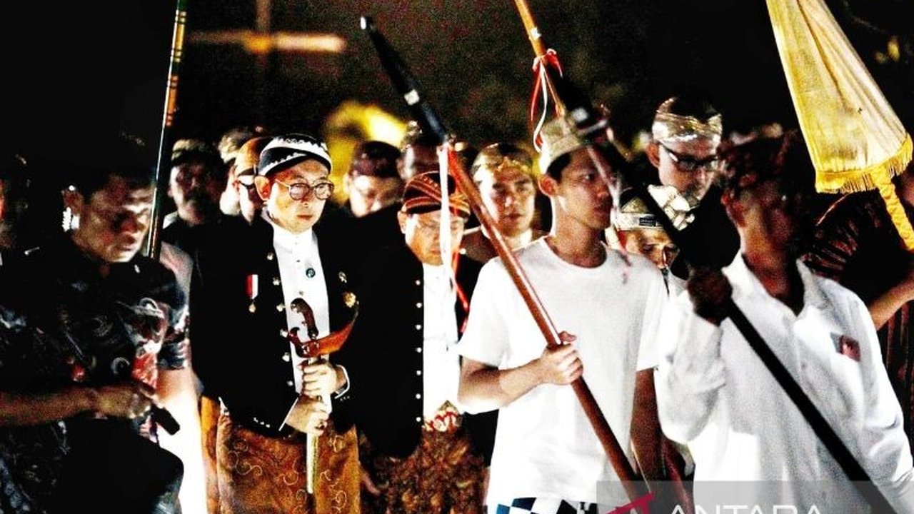 Kementerian Kebudayaan (Kemenbud) sukses menyelenggarakan Kirab Pusaka Nusantara Tahun 2026 di Kawasan Borobudur, Jawa Tengah, sebagai upaya memperkuat pelestarian budaya dan warisan hidup. Acara ini melibatkan ribuan peserta serta komunitas lokal, menega