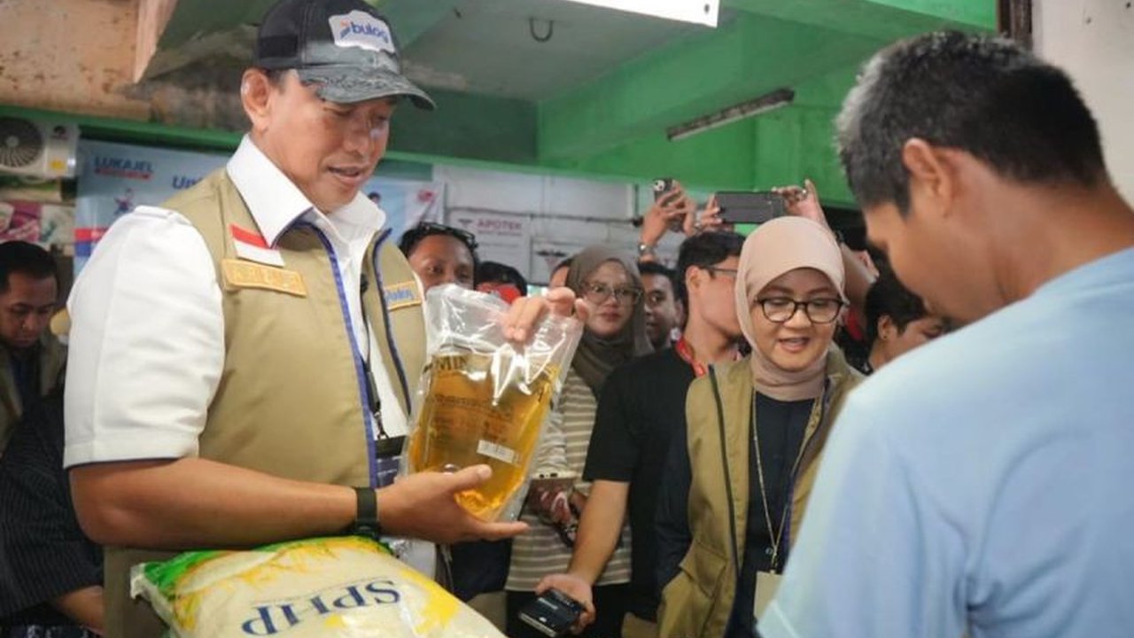 Direktur Utama Perum Bulog Ahmad Rizal Ramdhani menegaskan harga Minyakita stabil dengan stok berlimpah serta distribusi yang lancar di seluruh Indonesia, menenangkan kekhawatiran masyarakat.