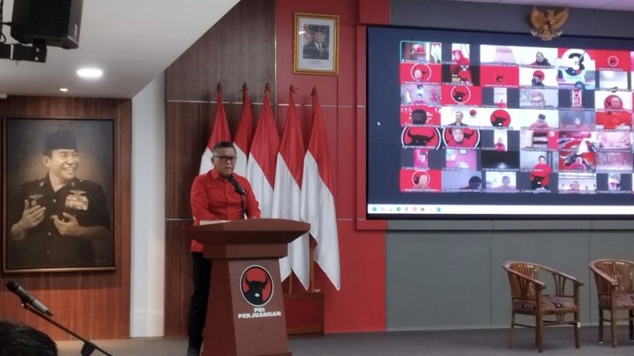 Sekjen PDIP Hasto Kristiyanto menegaskan bahwa PDIP Kritik Pemerintah adalah bentuk kasih sayang terhadap negara, bukan keinginan untuk melihat kegagalan, sekaligus menyoroti pentingnya kebebasan berpendapat.