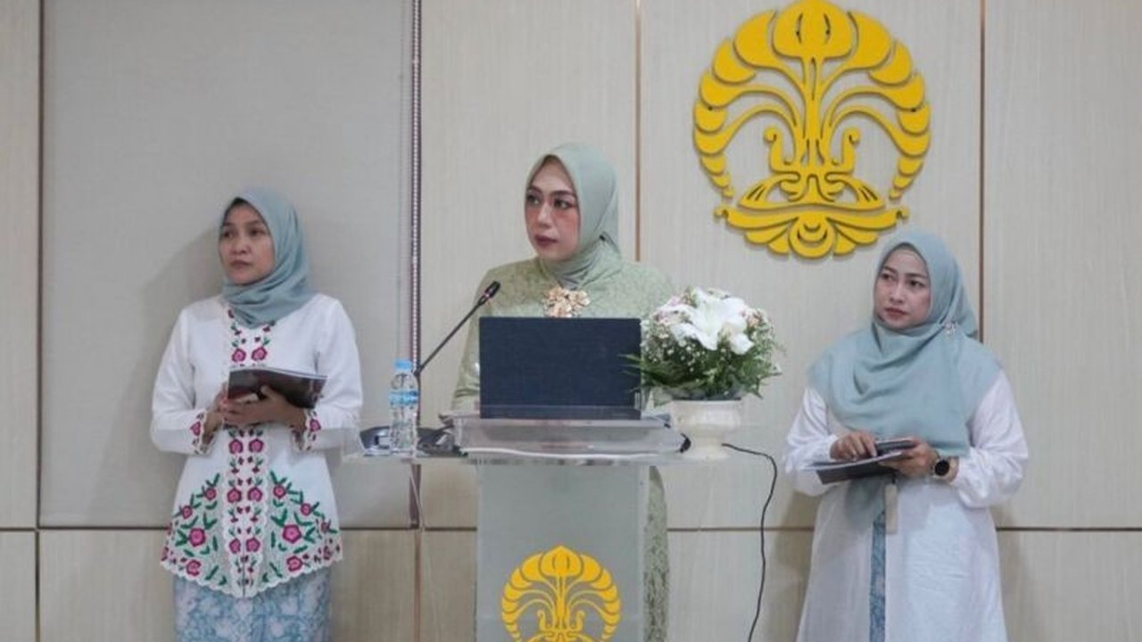 Fakultas Kedokteran Gigi Universitas Indonesia (FKG UI) mengukir sejarah dengan meluluskan doktor double degree pertama, Dr. drg. Shalina Ricardo, hasil kolaborasi dengan Tohoku University, Jepang. Capaian ini perkuat posisi FKG UI di kancah riset global.