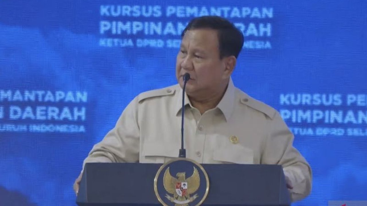 Presiden Prabowo Subianto memberikan **arahan Presiden Prabowo Ketua DPRD** seluruh Indonesia di Magelang, menekankan pentingnya patriotisme dan cinta tanah air untuk mengawal implementasi Astacita.