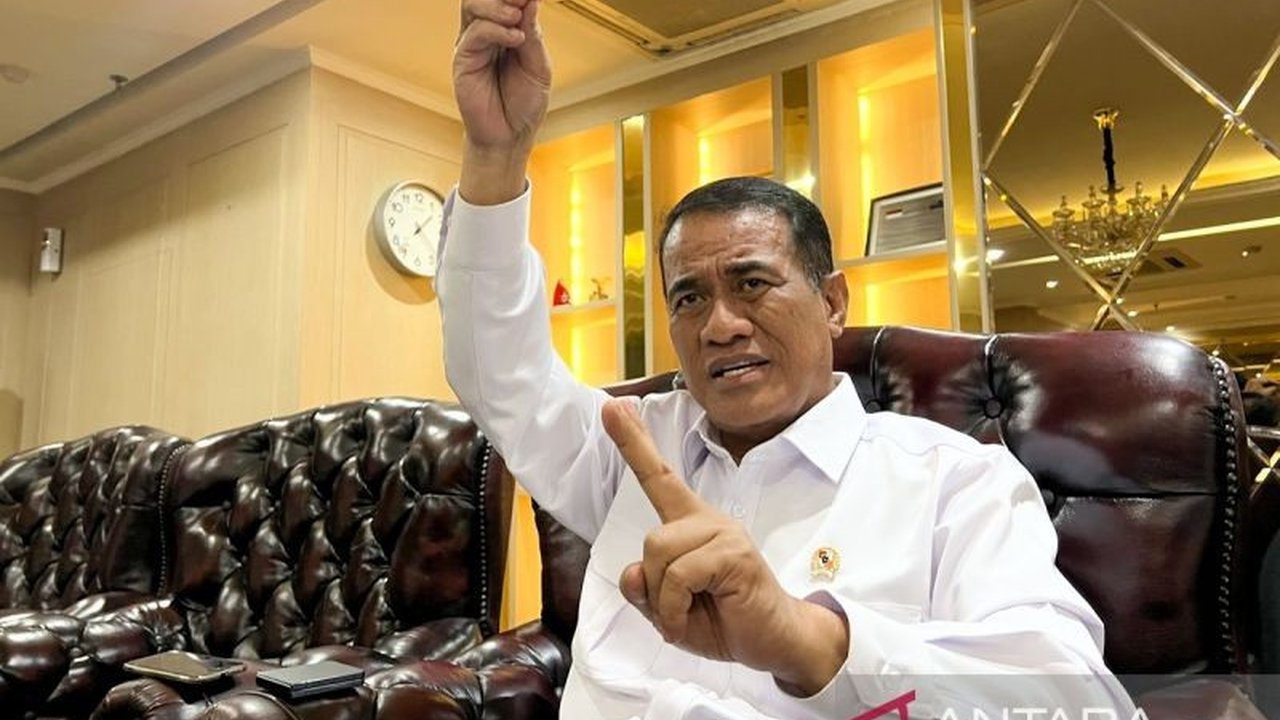 Menteri Pertanian Andi Amran Sulaiman menyatakan ekspor CPO Indonesia menunjukkan penguatan signifikan, memperkokoh posisi Tanah Air sebagai raja sawit dunia, didukung peningkatan produksi dan strategi hilirisasi yang berkelanjutan.