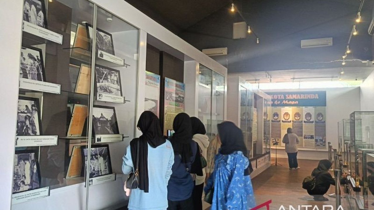 Museum Samarinda di Kalimantan Timur berhasil menarik minat generasi muda untuk mempelajari sejarah daerah melalui penerapan teknologi digital interaktif, menjadikan pengalaman belajar lebih menarik dan relevan.