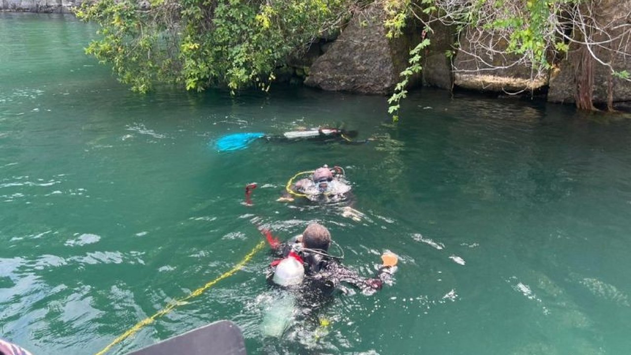 Kantor Basarnas Kelas A Medan resmi menghentikan operasi pencarian korban tenggelam, Christopher Rustam Muda Dua, di Air Terjun Situmurun, Danau Toba, setelah tujuh hari upaya maksimal tanpa menemukan hasil. Simak detailnya di sini.