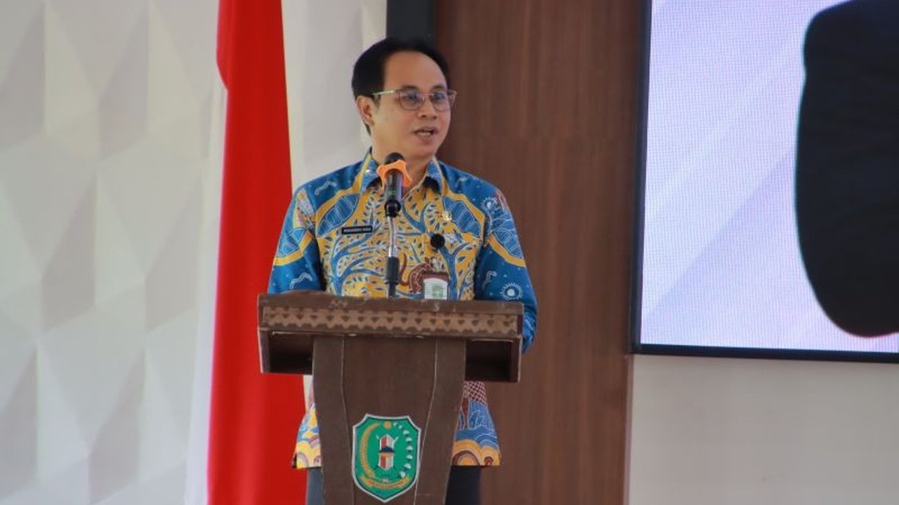 Pemerintah Provinsi Kalimantan Barat mendesak Kabupaten Bengkayang menyusun program prioritas yang berfokus pada pertumbuhan ekonomi dan penciptaan lapangan kerja, di tengah tantangan anggaran daerah.