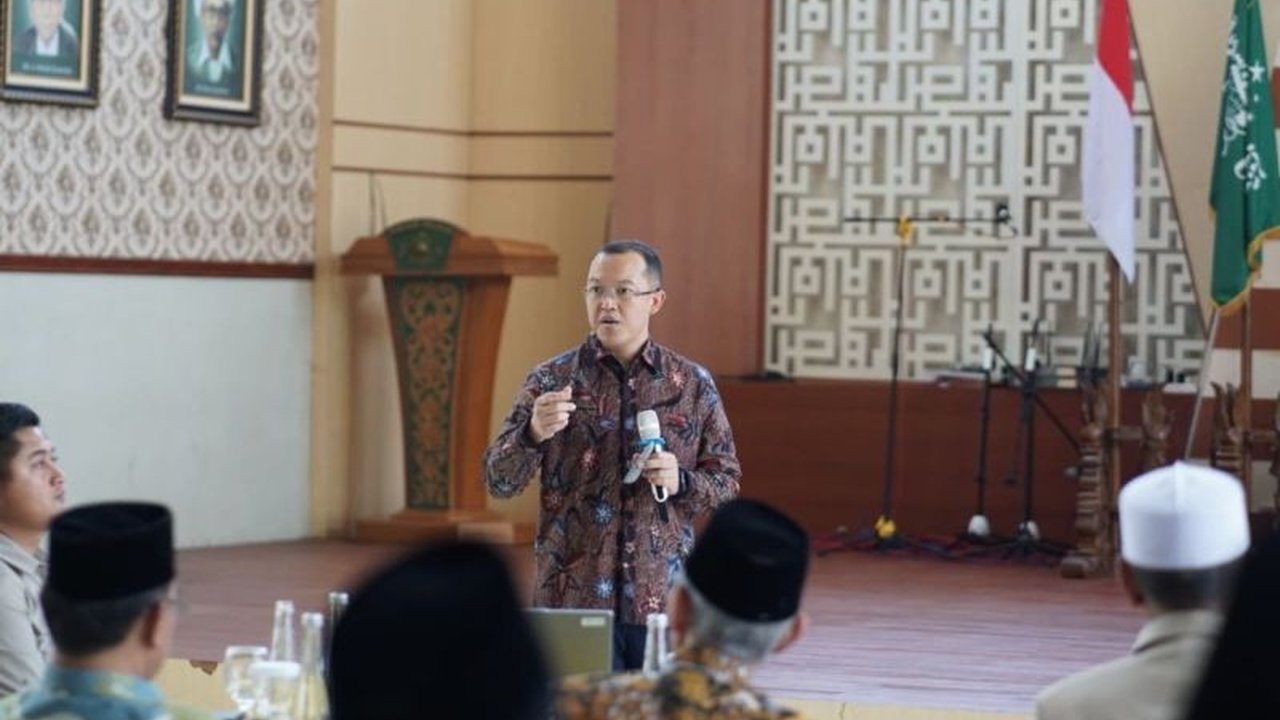 Sekjen Kemendiktisaintek Badri Munir Sukoco mendorong Perguruan Tinggi Nahdlatul Ulama (PTNU) untuk mengatasi ketidaksesuaian lulusan dengan kebutuhan dunia kerja, demi SDM unggul.