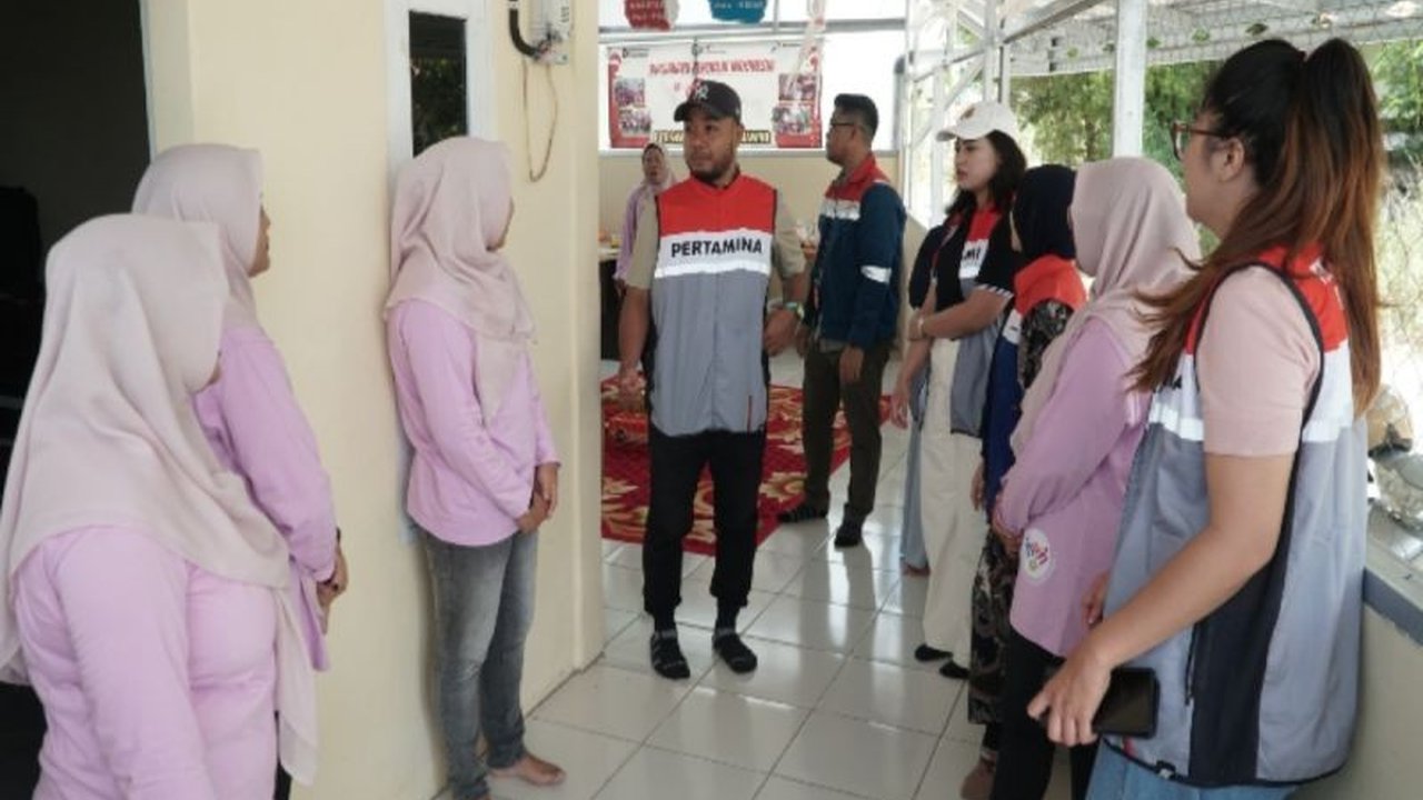 PT Pertamina Patra Niaga Regional Kalimantan meluncurkan Program Sigana Cekatan, sebuah inisiatif unik yang tidak hanya menguatkan ekonomi masyarakat tetapi juga meningkatkan kesiapsiagaan bencana karhutla.