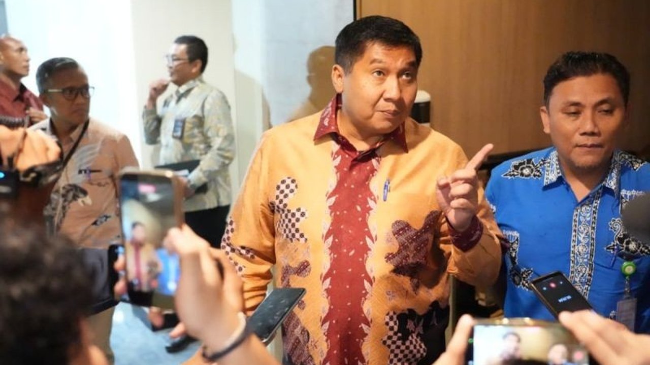 Menteri Perumahan dan Kawasan Permukiman (PKP) Maruarar Sirait menegaskan pembangunan 324 unit hunian sementara (huntara) di kawasan Senen adalah langkah cepat pemerintah untuk menyediakan hunian layak bagi masyarakat.