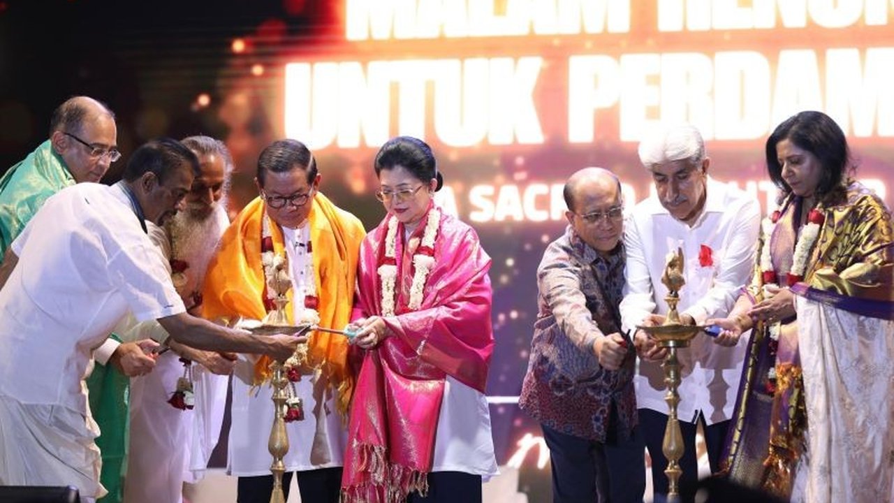 Gubernur DKI Jakarta Pramono Anung menyoroti pentingnya Kedamaian Dunia yang berakar dari sikap individu, bukan hanya forum besar. Simak pesannya yang disampaikan di Monas.