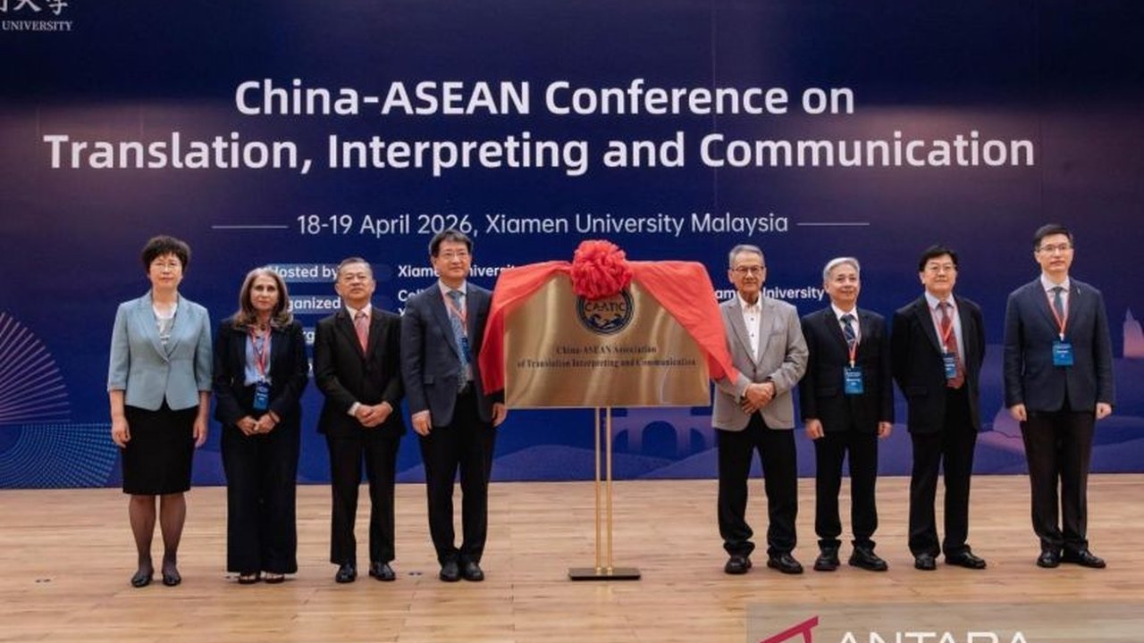 Aliansi Penerjemah China-ASEAN resmi diluncurkan di Xiamen University Malaysia, menandai babak baru kerja sama regional dan menyiapkan profesional bahasa menghadapi tantangan kecerdasan buatan (AI).