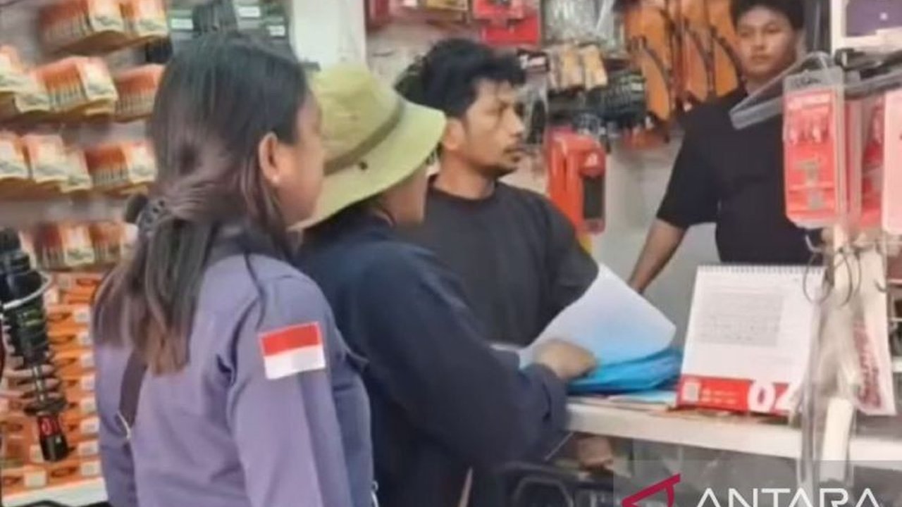 Dinas Perindustrian dan Perdagangan (Disperindag) Maluku intensifkan Pengawasan Barang Ambon dan tertib niaga untuk memastikan keamanan produk serta kepatuhan pelaku usaha.