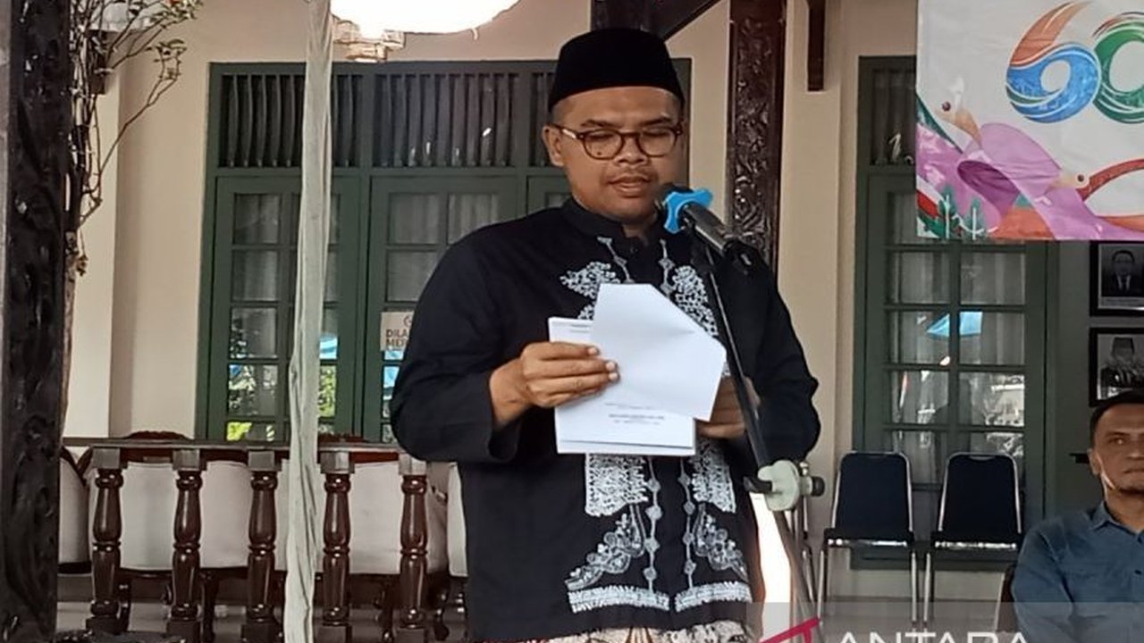 Pemerintah Kabupaten Batang gencar memperkuat Jaring Pengaman Sosial melalui berbagai program bantuan dan pemberdayaan, fokus mencegah kemiskinan ekstrem serta meningkatkan taraf hidup masyarakat.