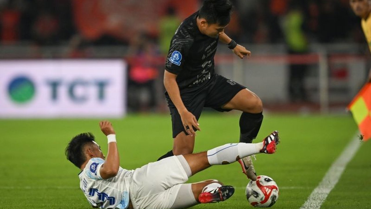 Pertandingan krusial BRI Super League 2025/2026 antara PSIM Yogyakarta dan Persija Jakarta resmi dipindah ke Stadion I Wayan Dipta, Bali, dan akan digelar tanpa penonton demi keamanan serta kenyamanan semua pihak.