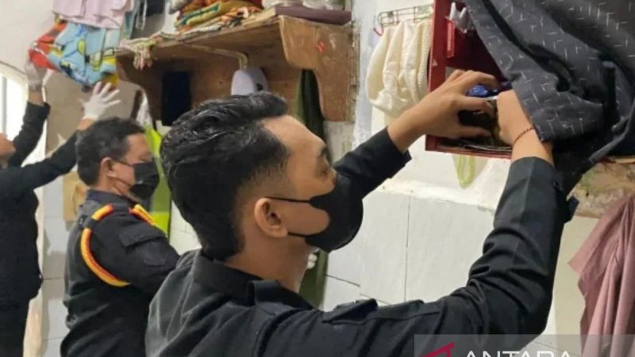 Rutan Bangkalan memperkuat sinergi dengan BNNP Jatim untuk membentengi lingkungan penjara dari peredaran narkoba. Upaya ini juga bertujuan meningkatkan disiplin bagi narapidana dan petugas.