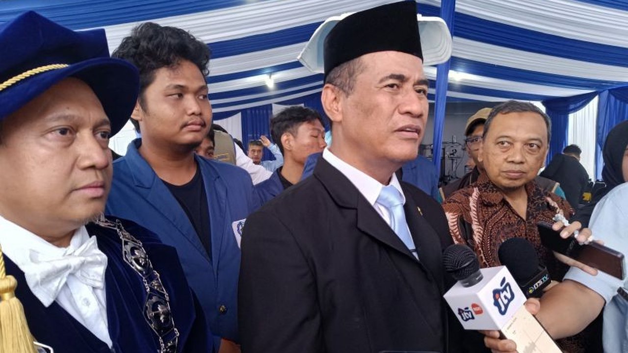 Indonesia akan menghentikan impor diesel mulai 1 Juli 2026, seiring implementasi B50. Langkah ini menegaskan komitmen pemerintah dalam penghentian impor diesel dan kemandirian energi berbasis sawit untuk masa depan yang lebih cerah.