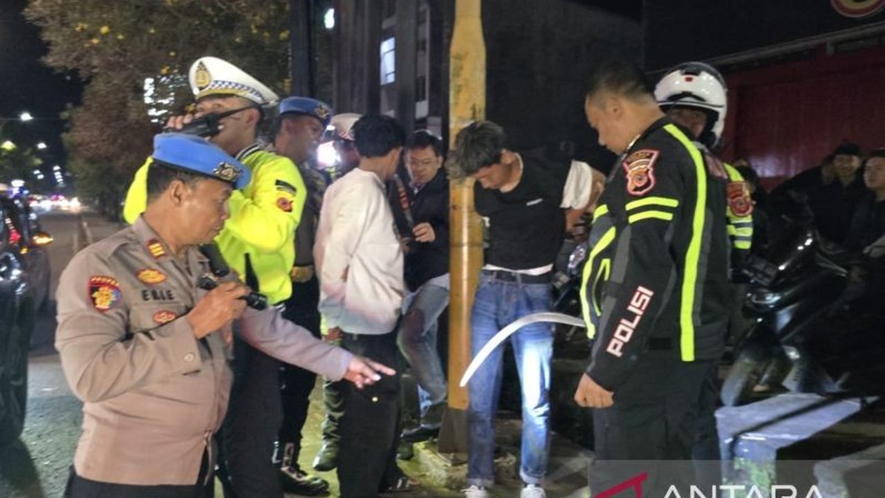 Polres Cianjur terus gencar melakukan Razia Knalpot Bising Cianjur, berhasil menjaring ratusan sepeda motor dalam dua hari terakhir demi kenyamanan warga.